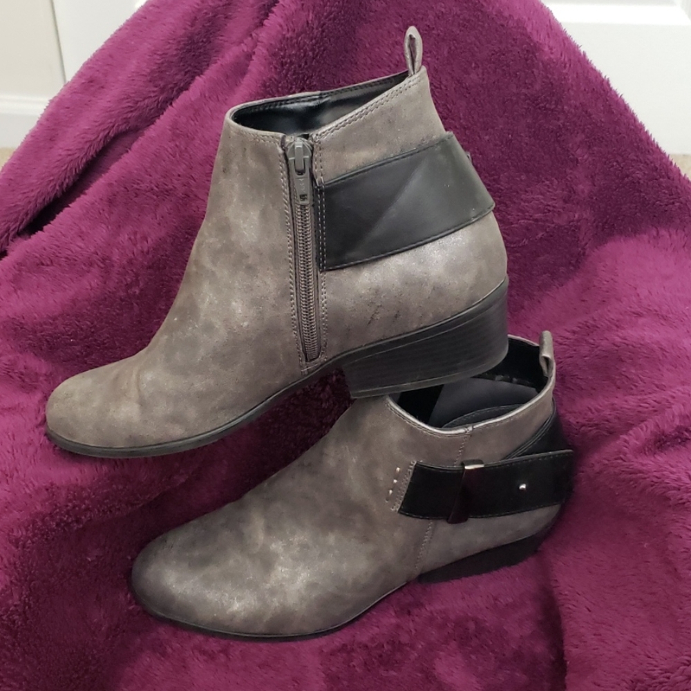 White Mountain Ankle Boots